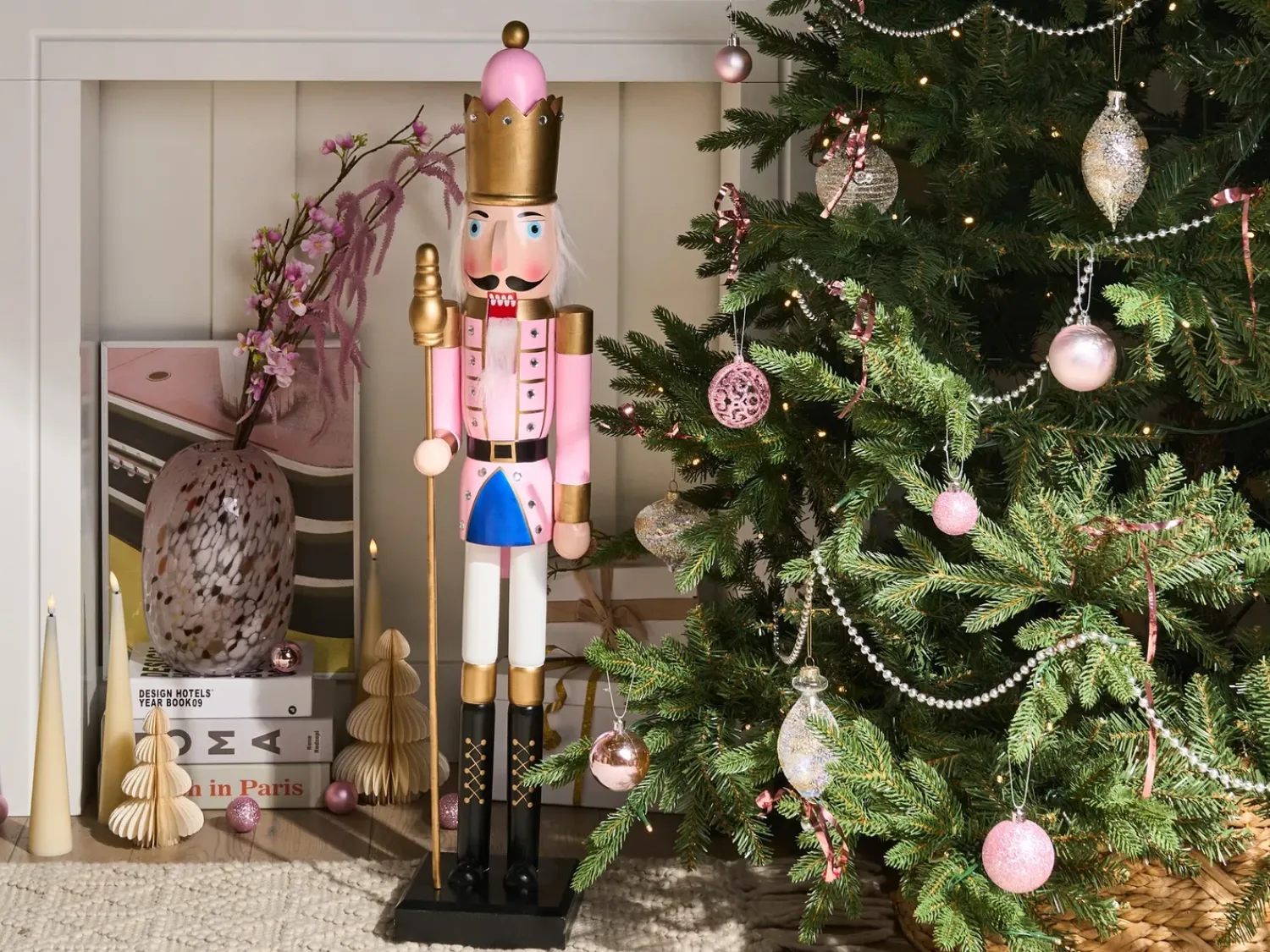 New Beliani Accessorio decorativo TROSAAN Schiaccianoci 90 cm Rosa Bianco Oro Rosa Nero