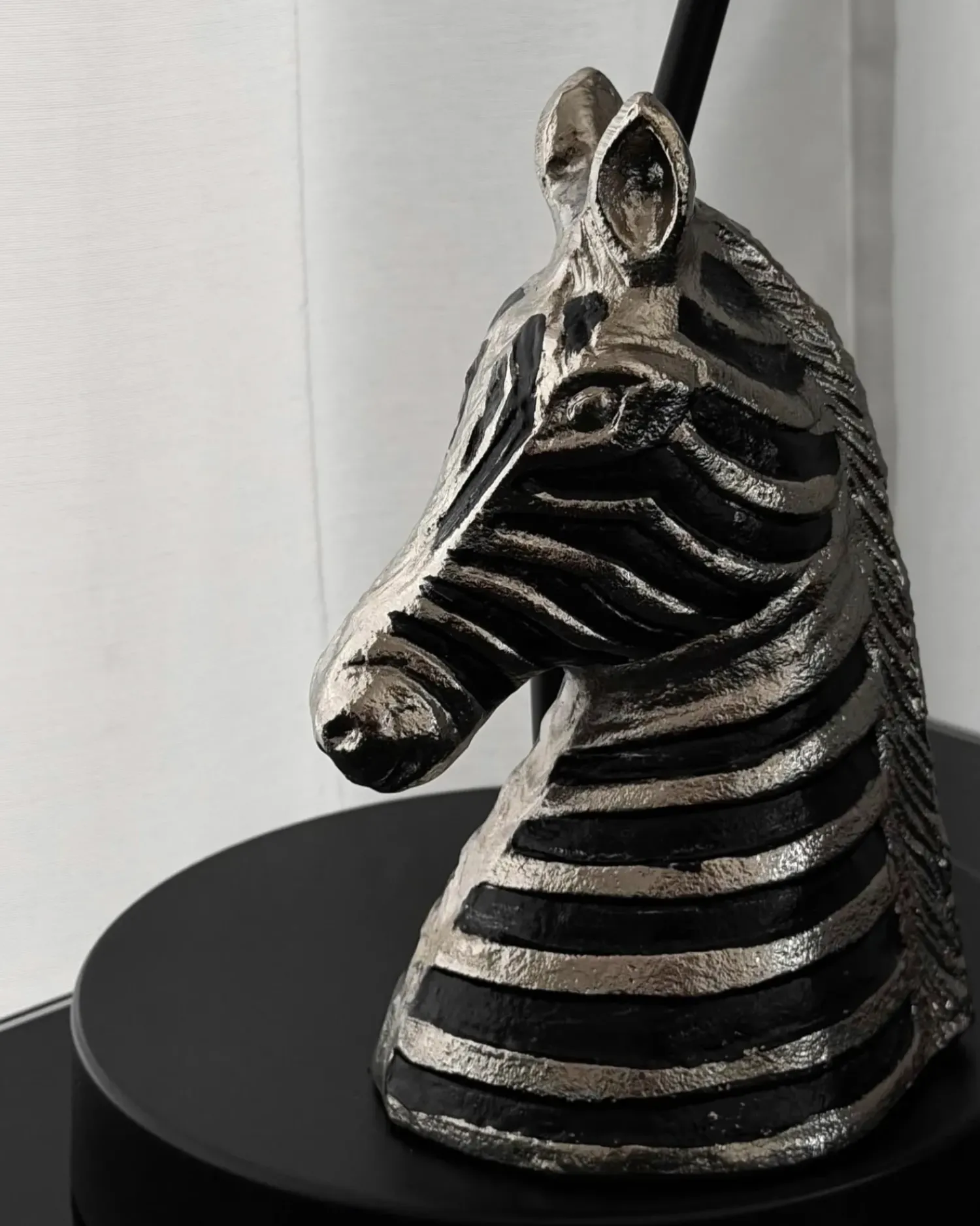 Hot Beliani Accessorio decorativo Zebra ZAGORA Metallo Nero/Argento Argento Nero