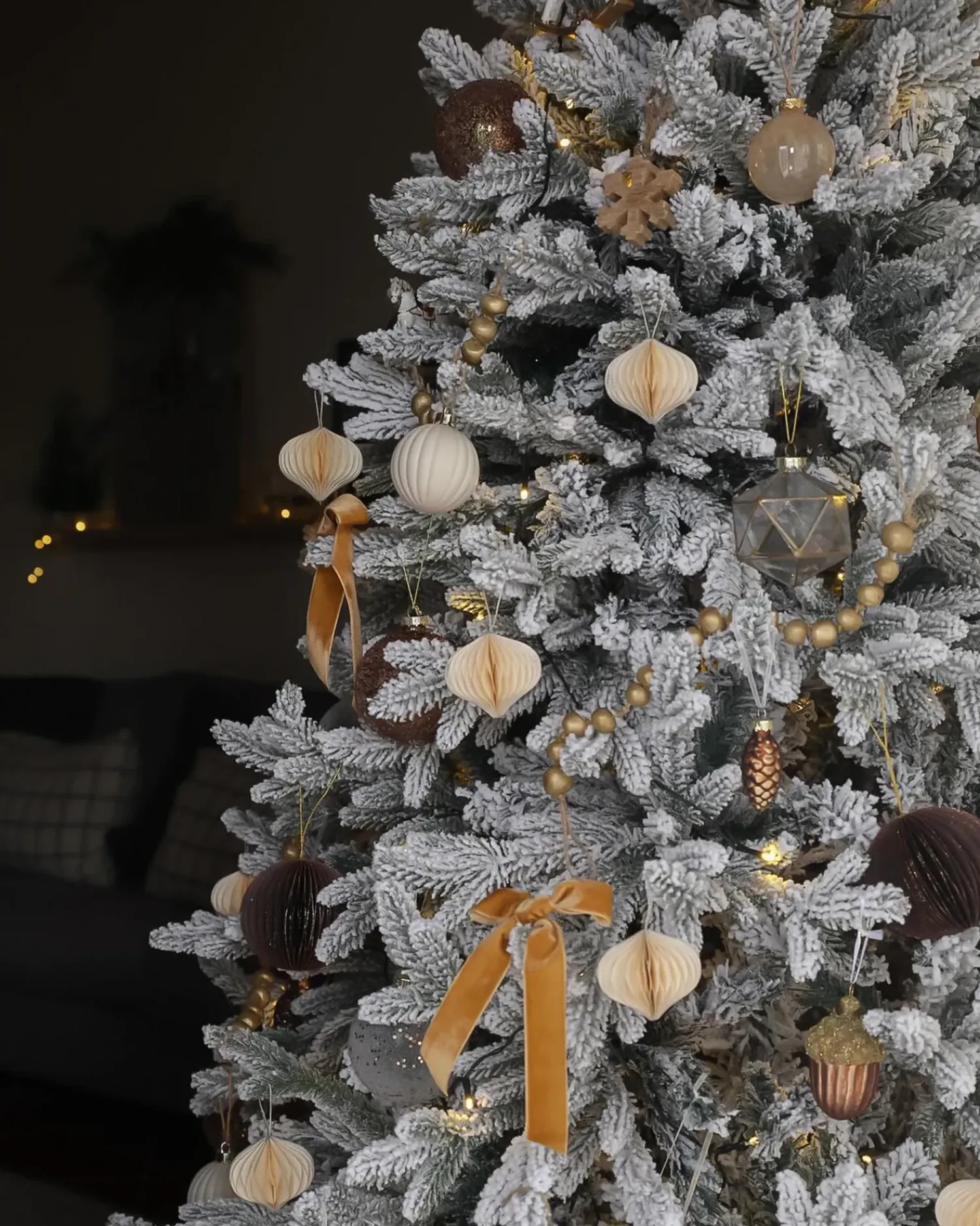 Sale Beliani Albero natalizio innevato FORAKER Bianco Bianco Verde