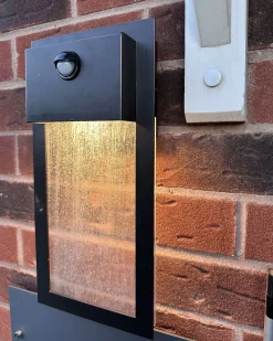 Beliani Applique a LED per esterni ELLIOT con sensore di movimento Nero