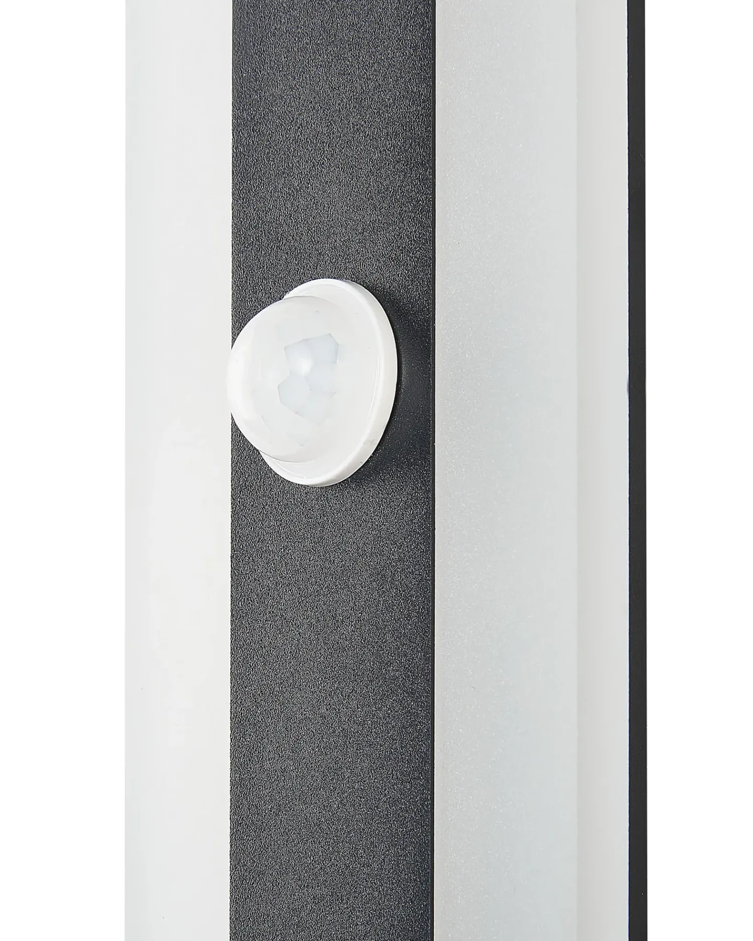Outlet Beliani Applique a LED per esterni SAVANE con sensore di movimento Nero