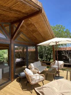 Outlet Beliani Base per ombrellone CERVO Quadrata 25 kg Nero