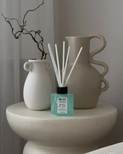 New Beliani Candela Profumata con Diffusore di Fragranze CLASSY TINT Cera di Soia Note fresche Blu