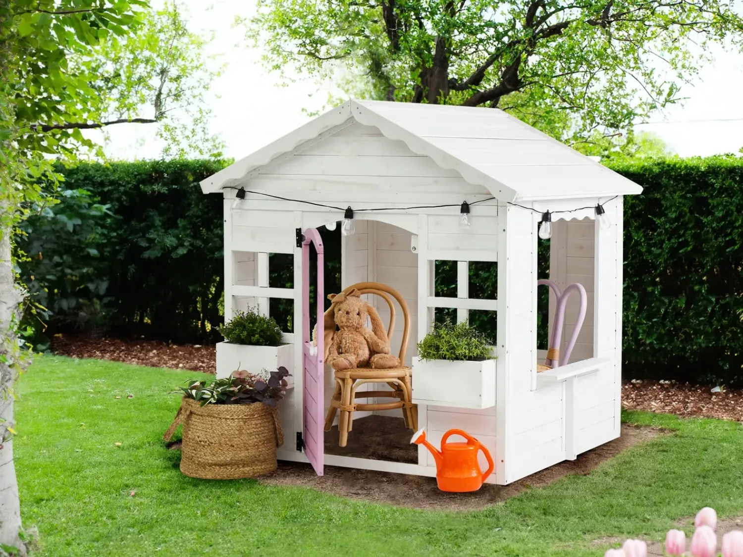 Best Beliani Casetta da giardino NIKAIA Legno di abete Bianco Bianco Rosa