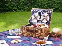 Sale Beliani Cesto da Picnic CREPES Legno Marrone Naturale