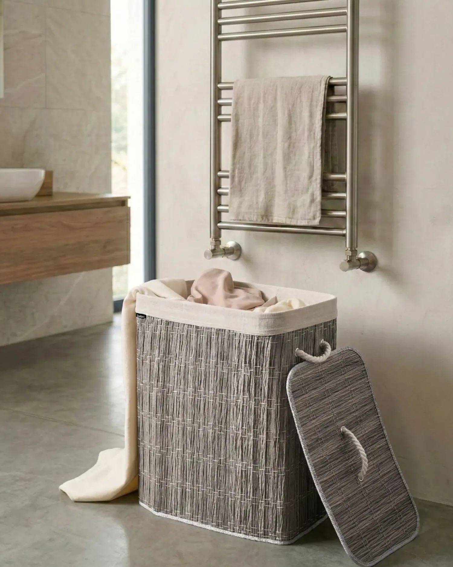 Best Beliani Cesto per la biancheria Con coperchio ARRAIAS Tessuto Grigio 100 L Bianco Grigio