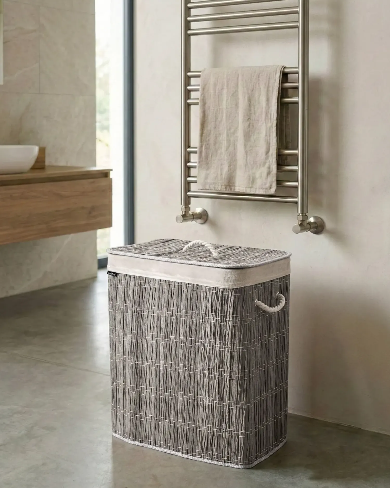 Best Beliani Cesto per la biancheria Con coperchio ARRAIAS Tessuto Grigio 100 L Bianco Grigio