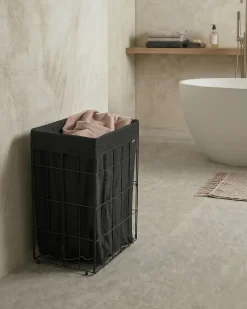Beliani Cesto per la biancheria CULPINA Metallo 72 L Nero