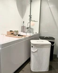Sale Beliani Cesto per la biancheria KOMARI Bambù 72 L Bianco