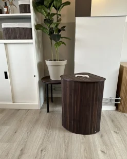 Beliani Cesto per la biancheria MATARA Bambù Marrone scuro 57 L Bianco Marrone