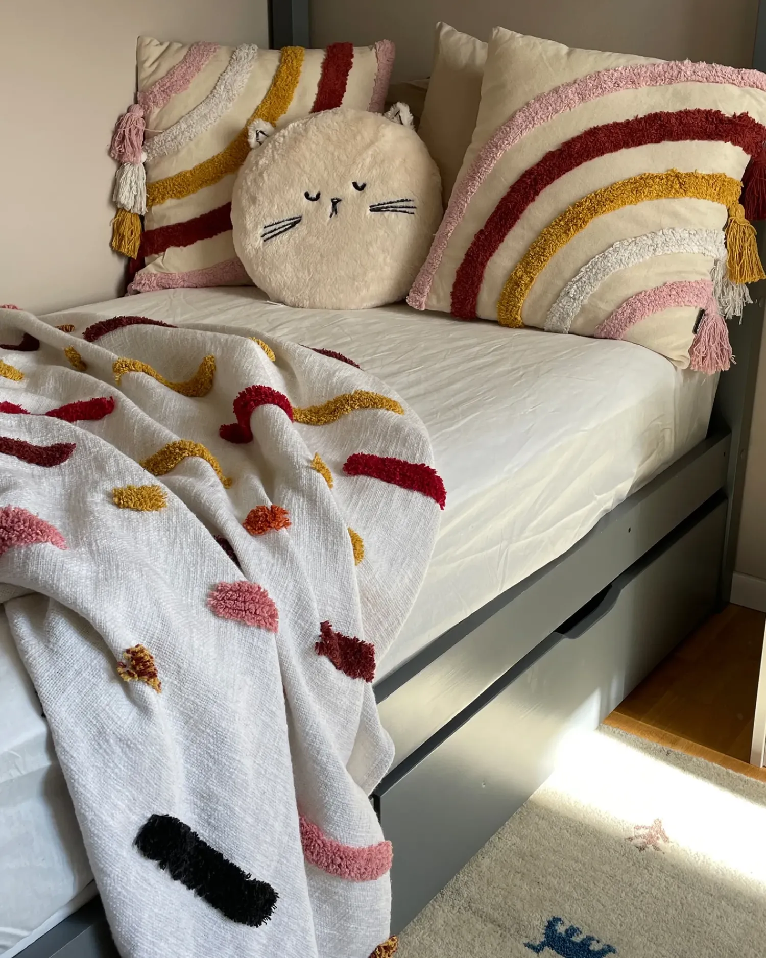 Online Beliani Coperta ALAPPUZHA Cotone 130 x 180 cm Bianco Beige Giallo Marrone Nero Rosa Rosso Multicolore