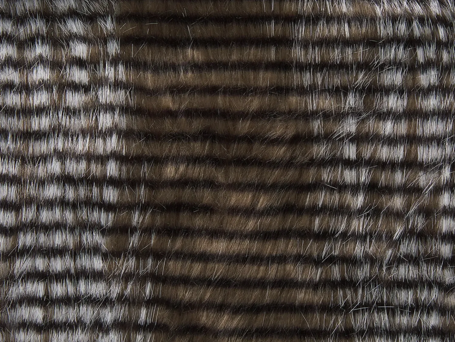 Beliani Coperta ASDAD Tessuto Marrone Bianco Marrone