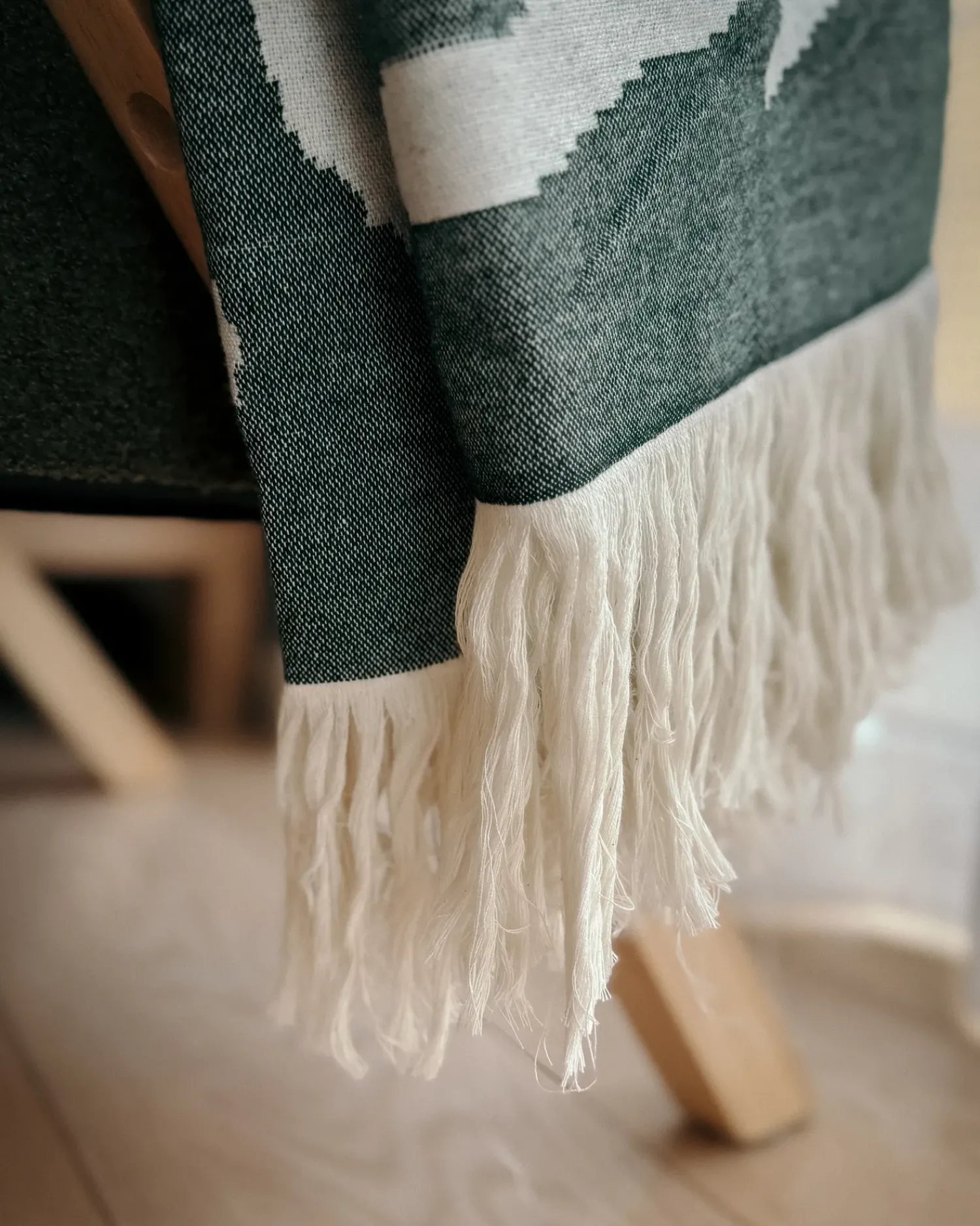 Outlet Beliani Coperta BARTAR Tessuto 130 x 170 cm Verde Bianco Verde