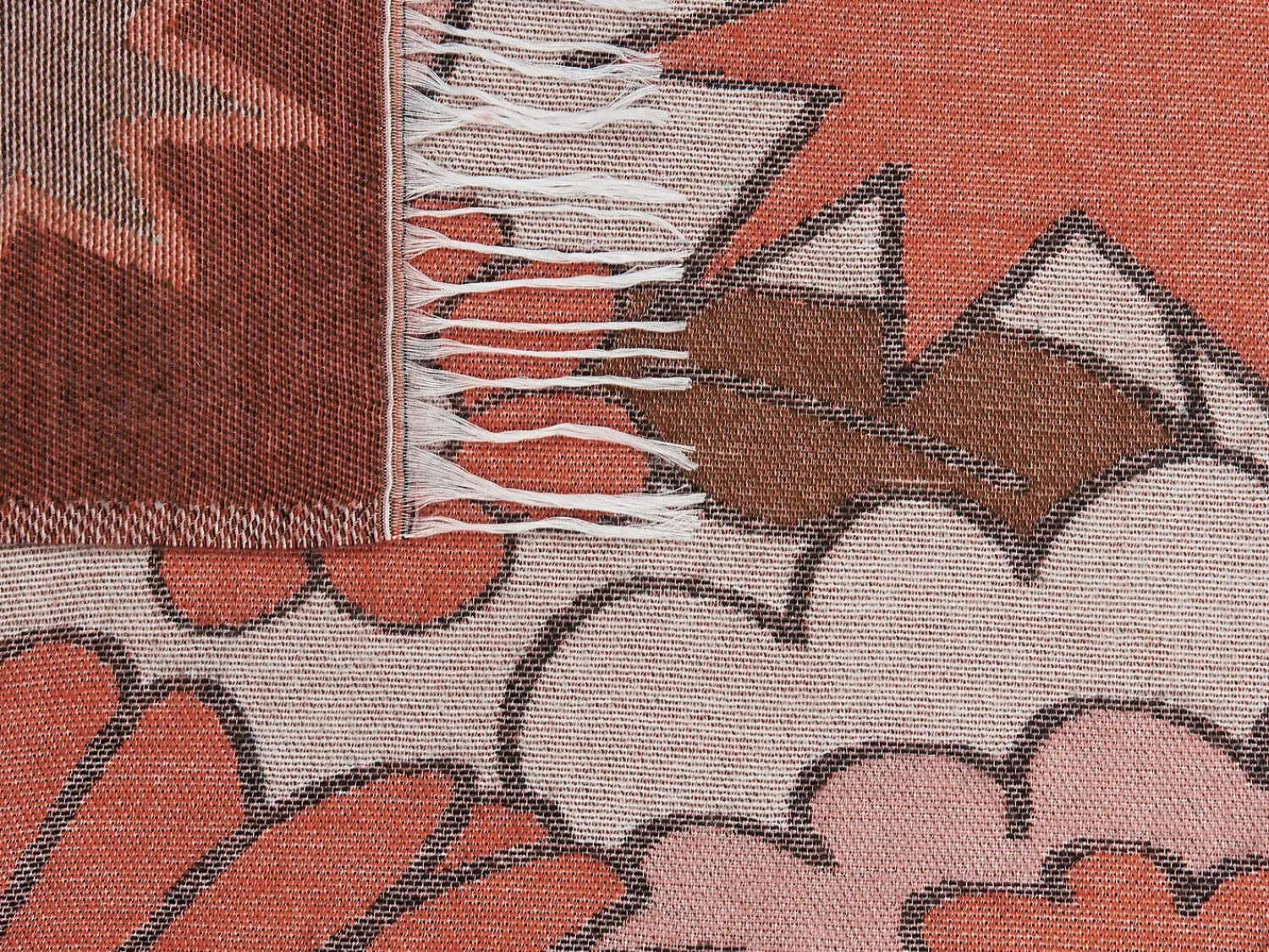 Outlet Beliani Coperta DARAU 130 x 170 cm Multicolore Beige Marrone Rosa Multicolore