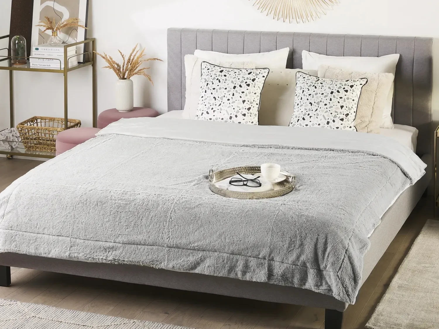 Beliani Coperta GELIK 180 x 200 cm chiaro Grigio