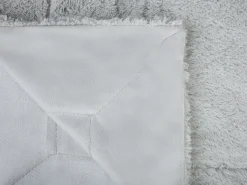 Beliani Coperta GELIK 180 x 200 cm chiaro Grigio