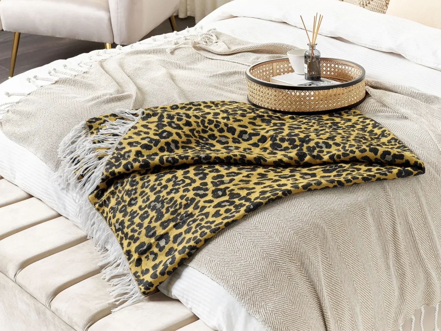 Discount Beliani Coperta JAMUNE 130 x 170 cm Marrone Bianco Marrone Nero