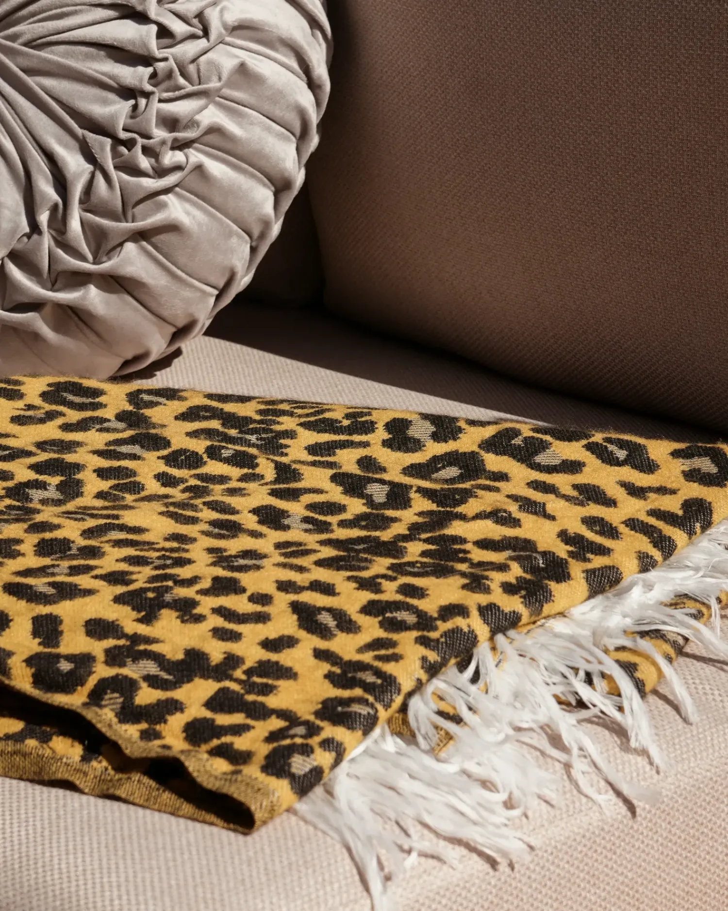 Discount Beliani Coperta JAMUNE 130 x 170 cm Marrone Bianco Marrone Nero