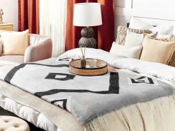 Outlet Beliani Coperta KATTIKE Tessuto 130 x 170 cm Grigio Bianco Grigio Nero
