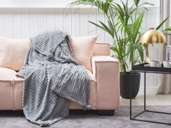 Discount Beliani Coperta KAWERI 150 x 200 cm Grigio