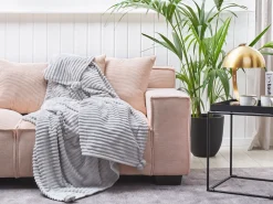 Clearance Beliani Coperta KAWERI 150 x 200 cm chiaro Grigio