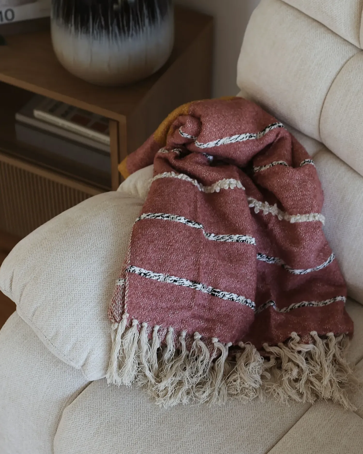 Sale Beliani Coperta NAIKHU Cotone 130 x 170 cm Rosso chiaro Giallo Rosso