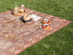 Clearance Beliani Coperta per picnic LASHARI 200 x 200 cm Rosa pesca Beige Rosa Rosso