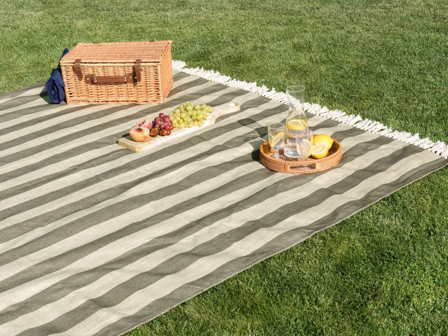 Outlet Beliani Coperta per picnic MOUZA 200 x 200 cm Beige Beige Grigio