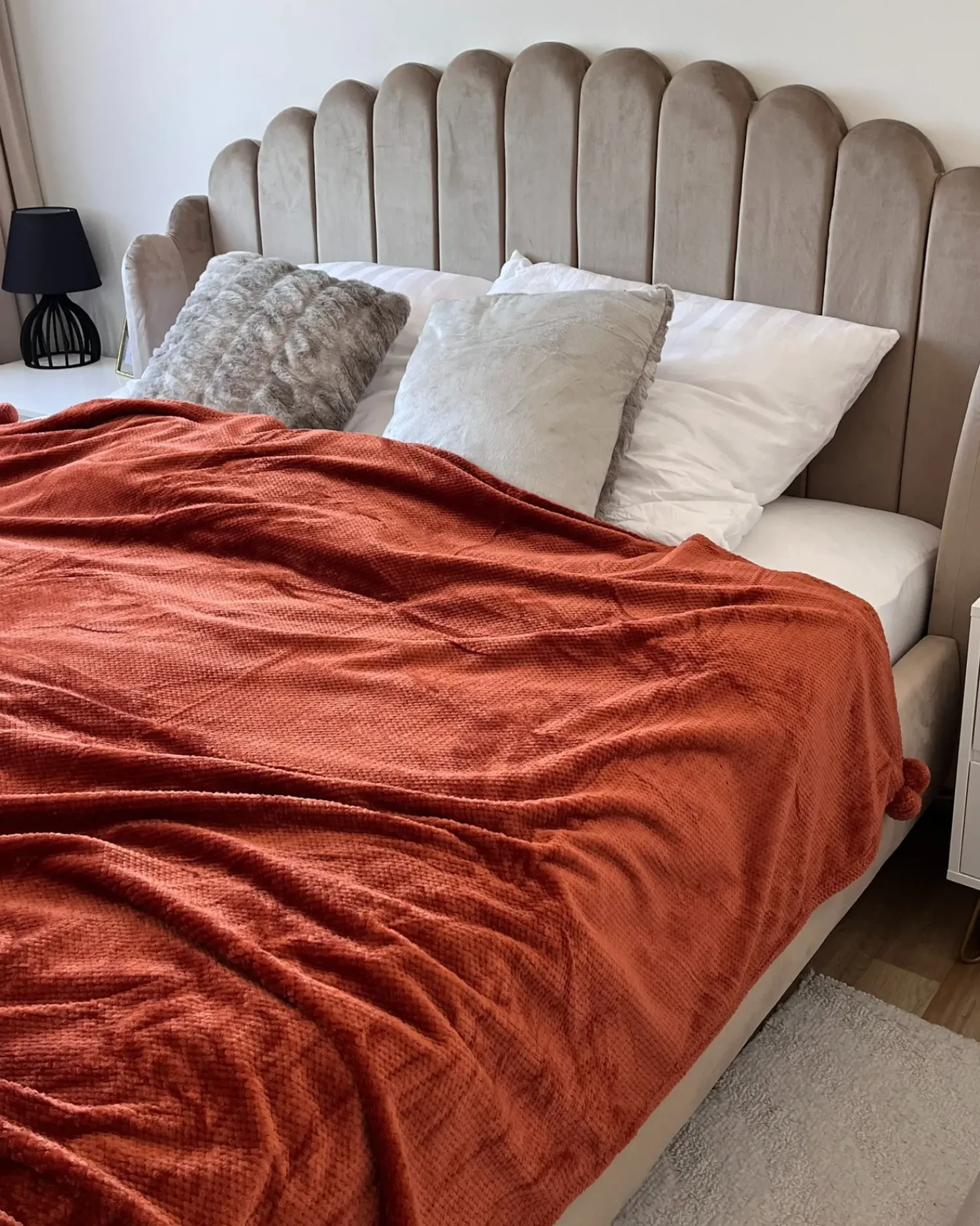 Online Beliani Coperta SAITLER 200 x 220 cm dorato Marrone