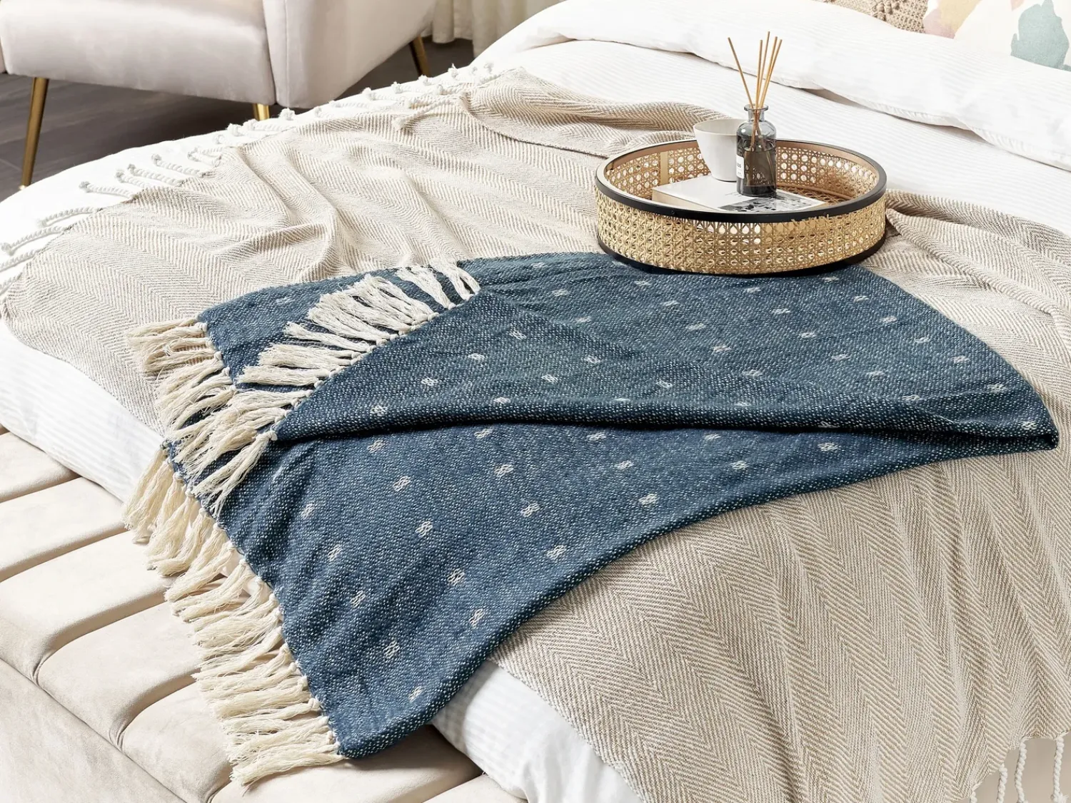 Outlet Beliani Coperta TAARI Cotone 130 x 170 cm Foglia di tè Beige Blu