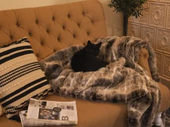 Beliani Coperta TADDART Tessuto Marrone Bianco Marrone Grigio
