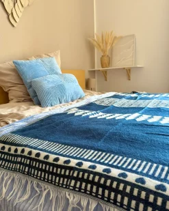 Discount Beliani Coperta TARLAY Tessuto 130 x 170 cm Blu