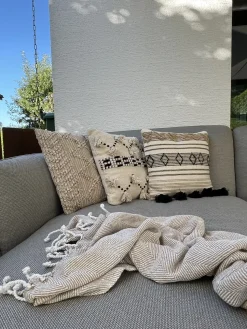 Sale Beliani Coperta TILMI Cotone 130 x 160 cm Beige chiaro Bianco Beige