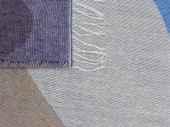 Online Beliani Coperta YALADI Tessuto 130 x 170 cm Multicolore Beige Blu Grigio Nero Multicolore