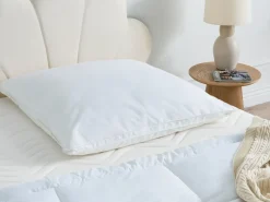 Hot Beliani Cuscino da letto VIHREN Basso Piuma e piumino d'anatra Bianco