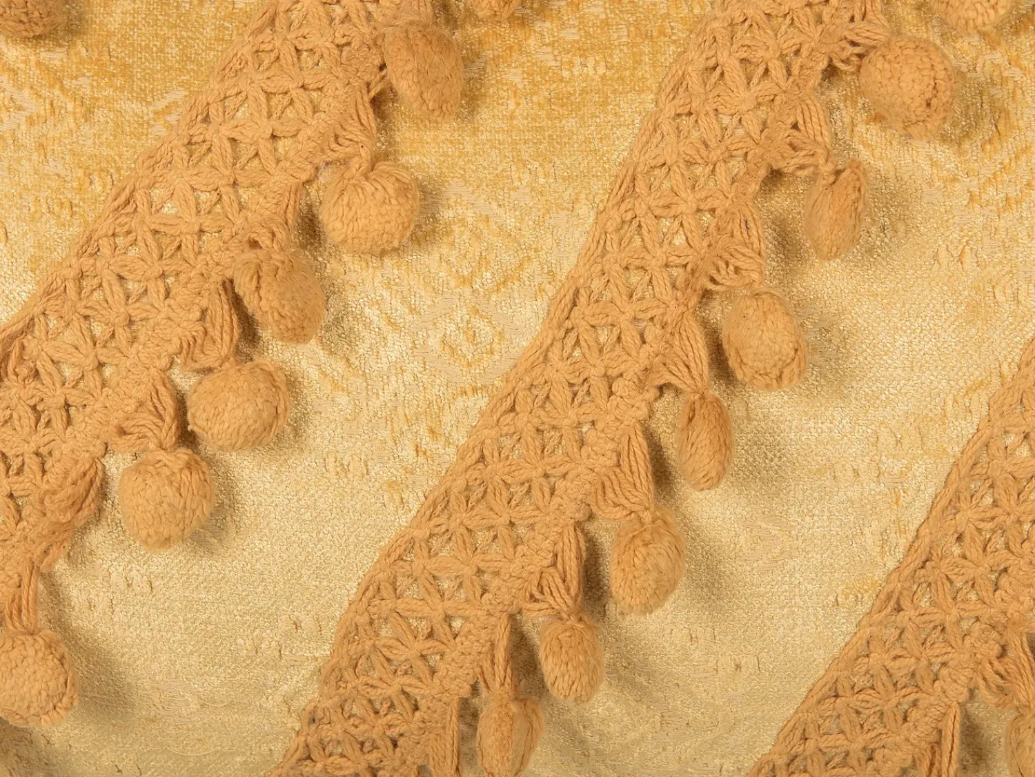 Beliani Cuscino decorativo AYROOR 30 x 50 cm Senape Trama geometrica Giallo
