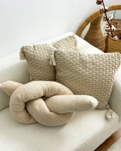 Beliani Cuscino decorativo GLADIOLUS Bouclé 172 x 14 cm Tinta unita Beige