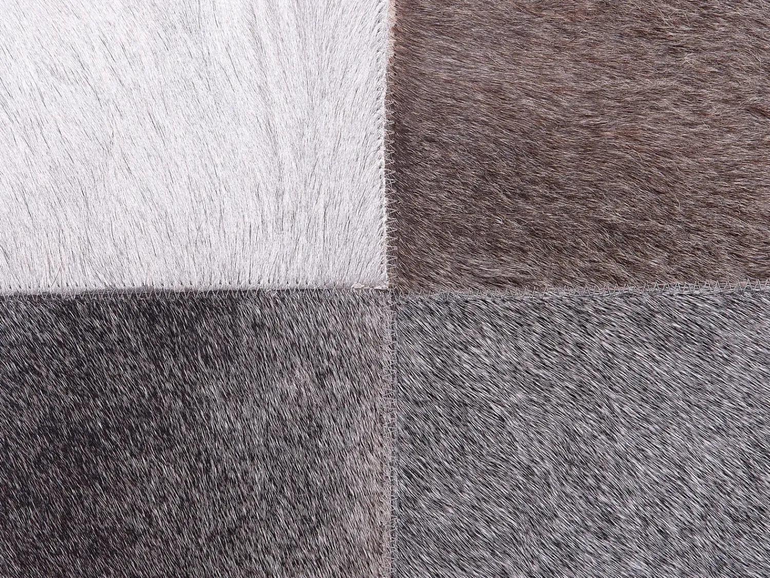 Beliani Cuscino decorativo NELLAD Pelle naturale 45 x 45 cm Patchwork Grigio