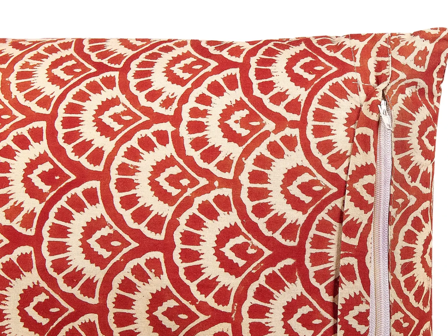 Beliani Cuscino decorativo RHUS Cotone 45 x 45 cm Rosso Trama geometrica Bianco Rosso