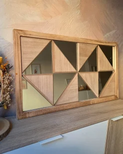 Sale Beliani Decorazione da parete HIESVILLE Legno di abete 75 cm chiaro Marrone
