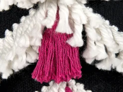 Beliani Decorazione da parete in tessuto PAKPATTAN Cotone 123 cm Nero Bianco Nero Rosa
