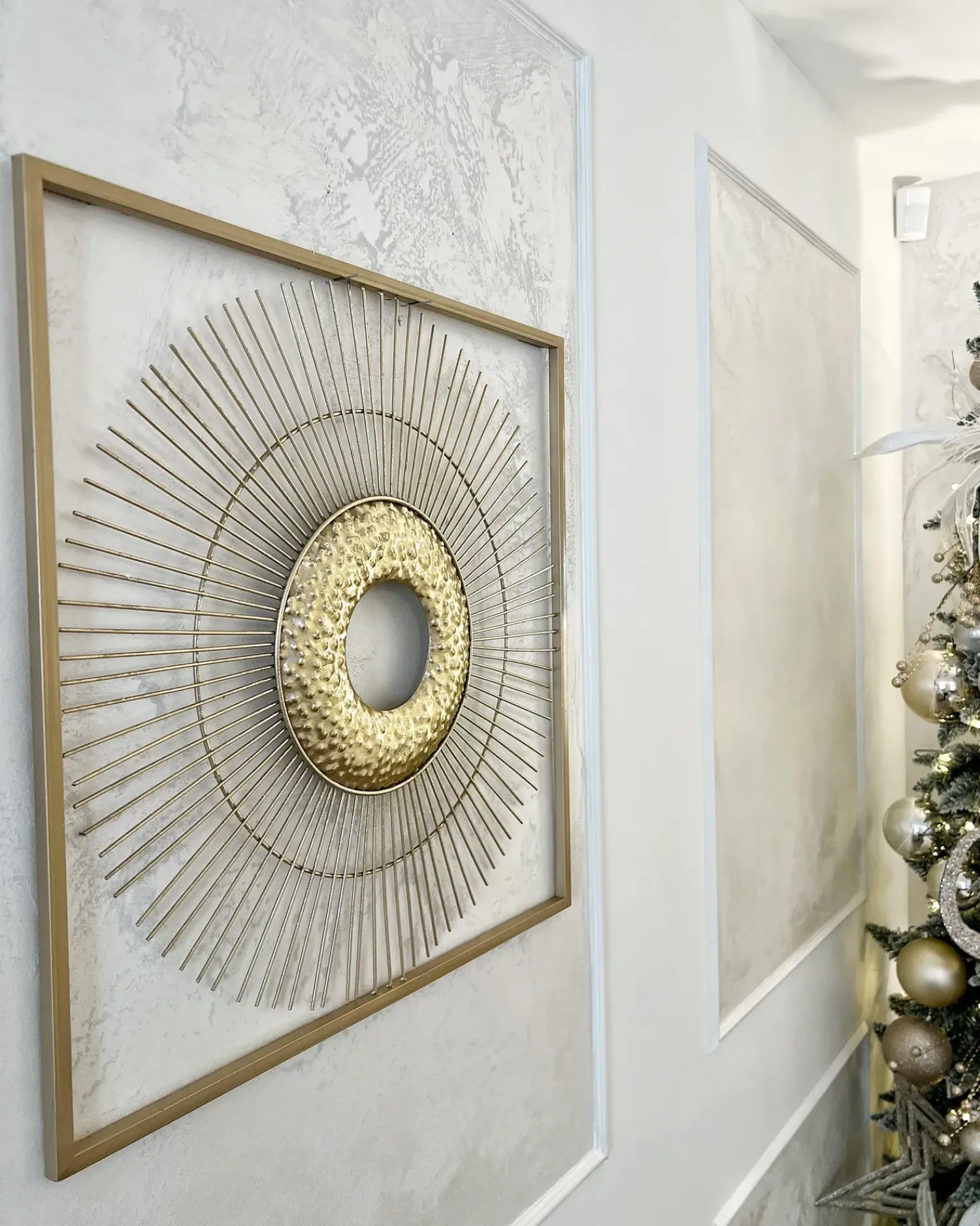 Clearance Beliani Decorazione da parete MERCURY Metallo 50 cm Oro