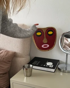 Outlet Beliani Decorazione da parete Volto KATSINA Legno di mango 22 cm Rosso Giallo Rosso Nero