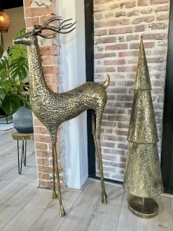 Beliani Decorazione natalizia a pavimento PELLO Renna 126 cm Oro