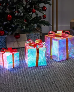 Outlet Beliani Decorazione natalizia LED CAPELLA Regali di Natale 15/20/25 cm Multicolore