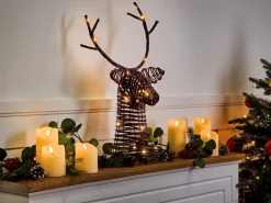 Beliani Decorazione natalizia LED DYBESO Renna 60 cm scuro Marrone