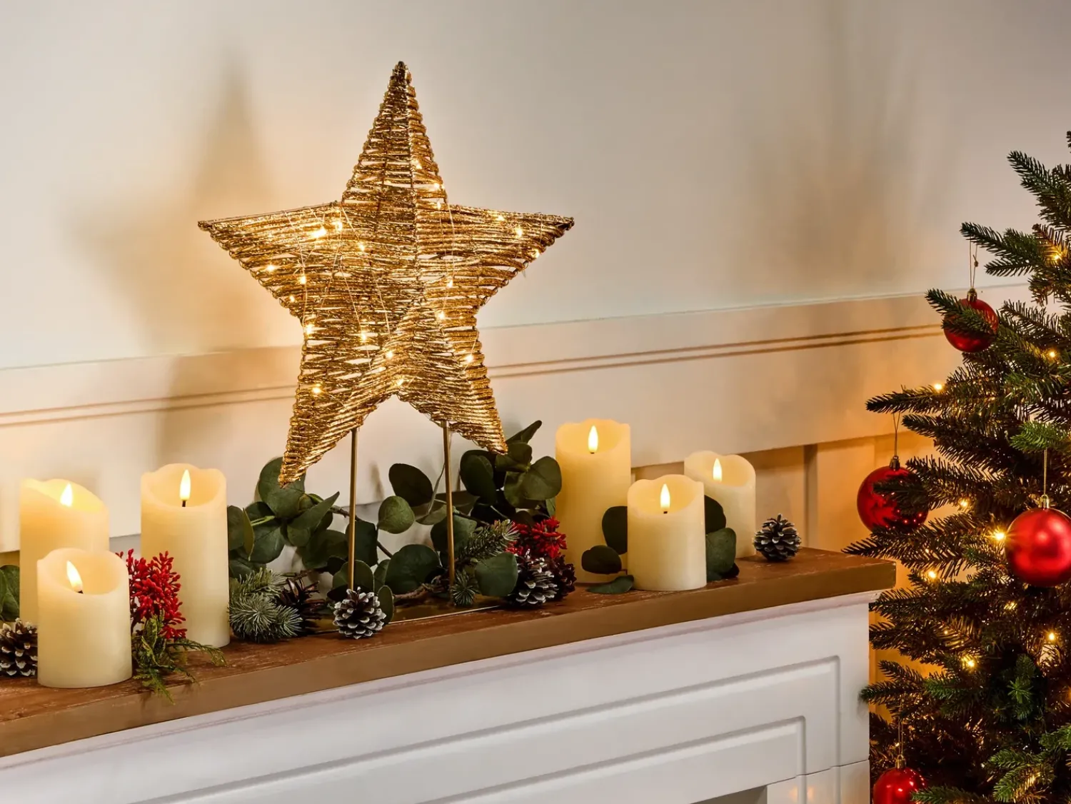 Outlet Beliani Decorazione natalizia LED FARUP Stella 51 cm Oro