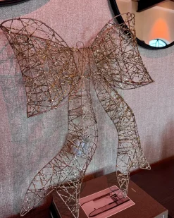 New Beliani Decorazione natalizia LED FILSO Fiocco 56 cm Oro