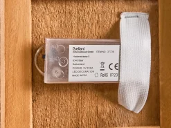 Hot Beliani Decorazione natalizia LED LIESVESI Lampada da palo 80 cm Marrone chiaro Bianco Verde Marrone