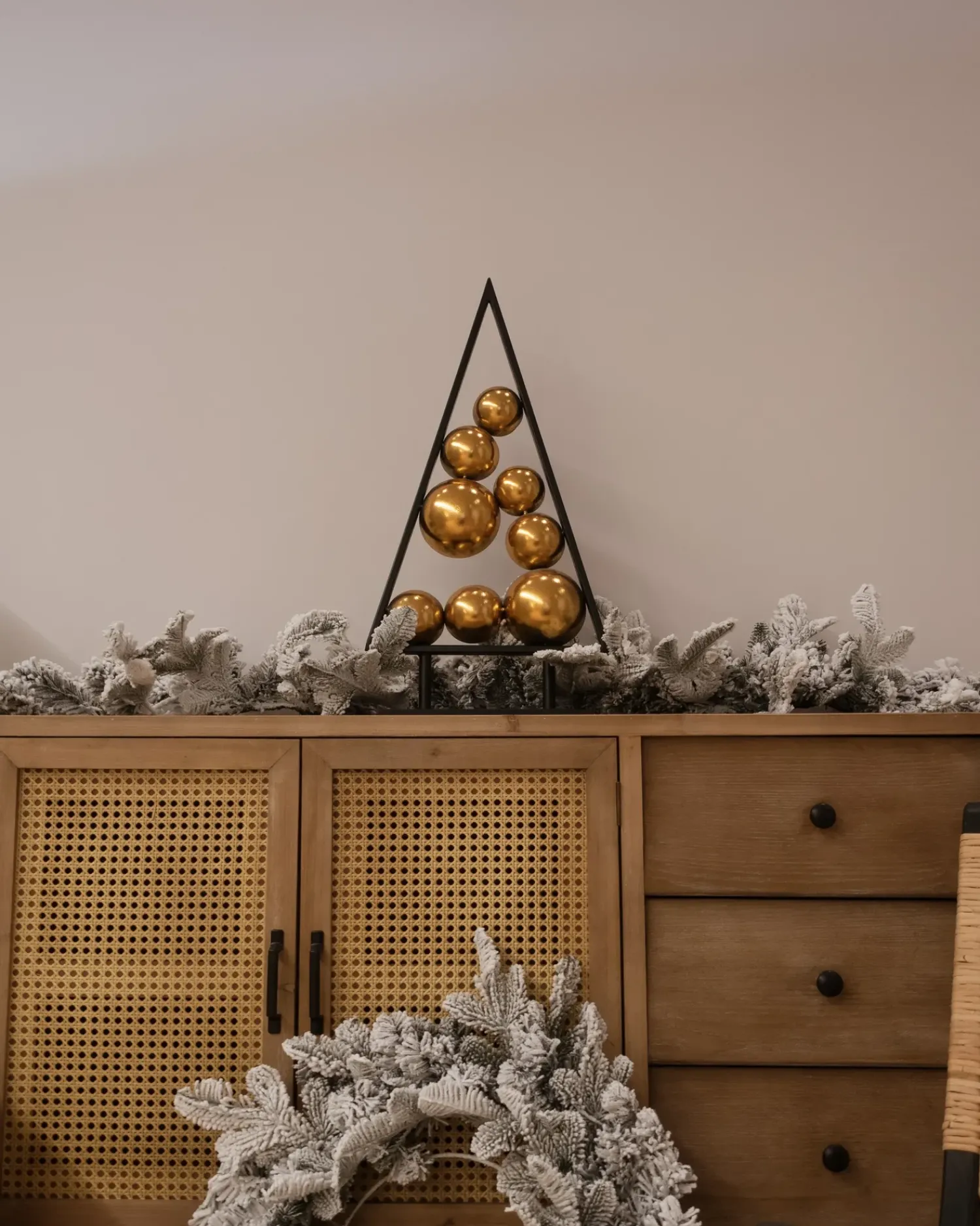 Clearance Beliani Decorazione natalizia RANUA Albero di Natale 65 cm Oro Oro Nero